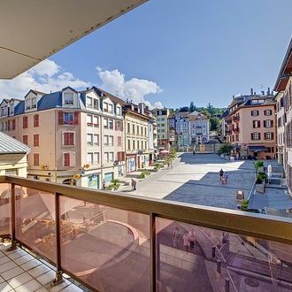 HYPERCENTRE TWO-BALCONY APARTMENT EVIAN 